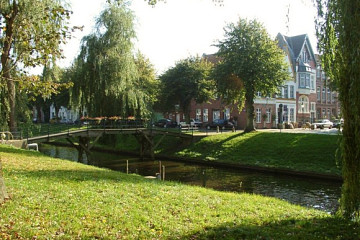07_13.10. Gracht in Friedrichstadt